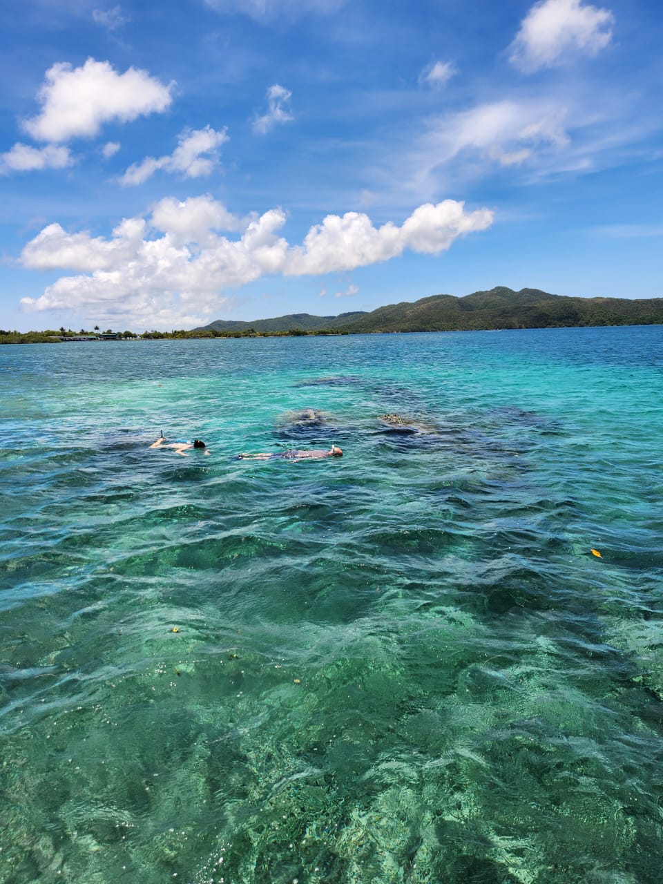 Roatan Flats Fishing guide and guest